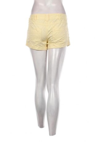 Γυναικείο κοντό παντελόνι Edc By Esprit, Μέγεθος M, Χρώμα Κίτρινο, Τιμή 6,31 €