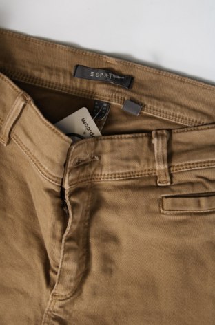 Дамски къс панталон Esprit, Размер M, Цвят Бежов, Цена 19,38 лв.