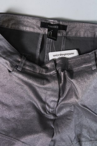 Damen Shorts Forever 21, Größe M, Farbe Silber, Preis € 5,83