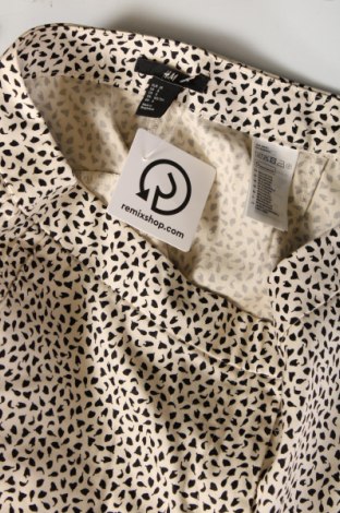 Γυναικείο κοντό παντελόνι H&M, Μέγεθος M, Χρώμα Πολύχρωμο, Τιμή 5,25 €