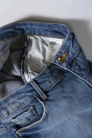 Дамски къс панталон H&M, Размер S, Цвят Син, Цена 11,14 лв.