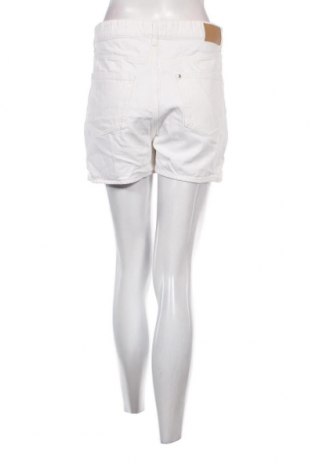 Γυναικείο κοντό παντελόνι H&M, Μέγεθος M, Χρώμα Λευκό, Τιμή 11,75 €