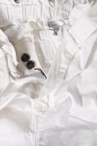 Γυναικείο κοντό παντελόνι H&M, Μέγεθος XS, Χρώμα Λευκό, Τιμή 11,75 €