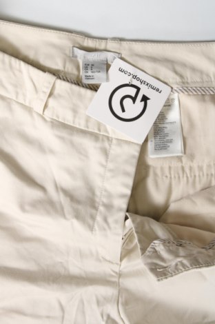 Дамски къс панталон H&M, Размер M, Цвят Бежов, Цена 11,29 лв.