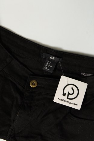 Pantaloni scurți de femei H&M, Mărime S, Culoare Negru, Preț 21,88 Lei