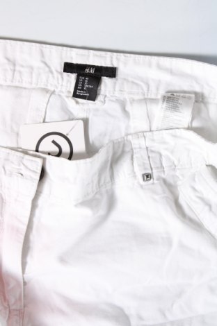 Pantaloni scurți de femei H&M, Mărime M, Culoare Alb, Preț 62,50 Lei