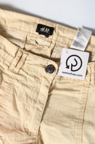 Дамски къс панталон H&M, Размер S, Цвят Бежов, Цена 4,75 лв.