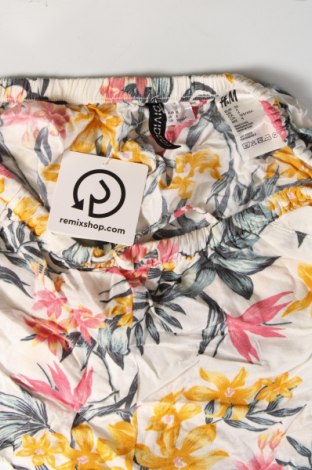 Damen Shorts H&M Divided, Größe S, Farbe Mehrfarbig, Preis 5,54 €