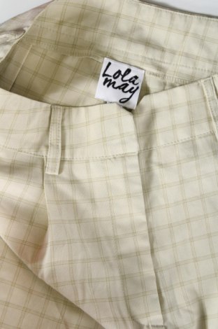 Pantaloni scurți de femei Lola May, Mărime S, Culoare Ecru, Preț 52,04 Lei