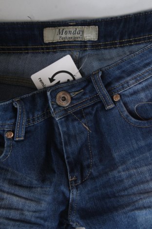Damen Shorts Monday Jeans, Größe M, Farbe Blau, Preis 22,27 €