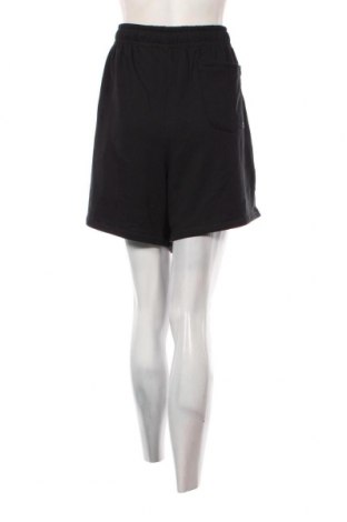 Γυναικείο κοντό παντελόνι Nike, Μέγεθος 3XL, Χρώμα Μαύρο, Τιμή 19,85 €