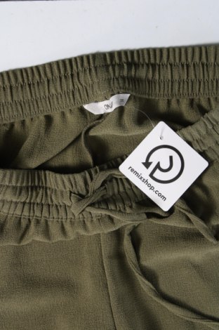Дамски къс панталон ONLY, Размер M, Цвят Зелен, Цена 20,00 лв.
