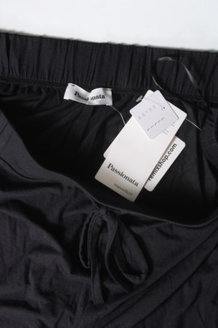 Pantaloni scurți de femei Passionata, Mărime L, Culoare Negru, Preț 88,65 Lei