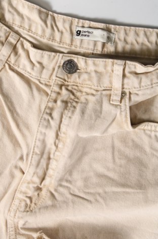 Női rövidnadrág Perfect Jeans By Gina Tricot, Méret M, Szín Bézs, Ár 2 399 Ft