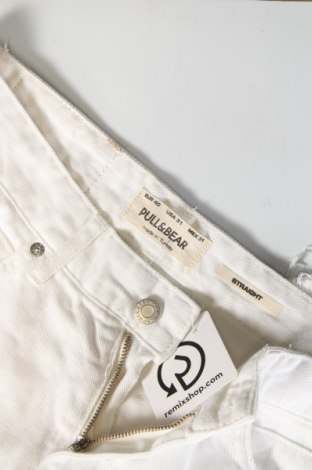 Дамски къс панталон Pull&Bear, Размер M, Цвят Бял, Цена 19,00 лв.