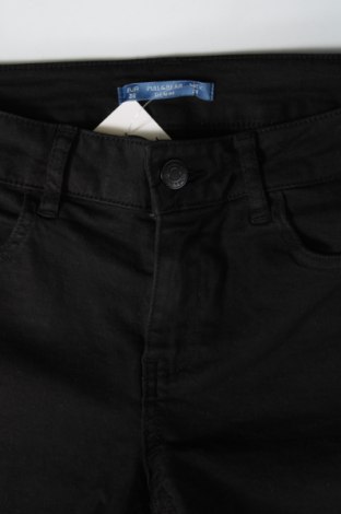 Дамски къс панталон Pull&Bear, Размер S, Цвят Черен, Цена 11,73 лв.