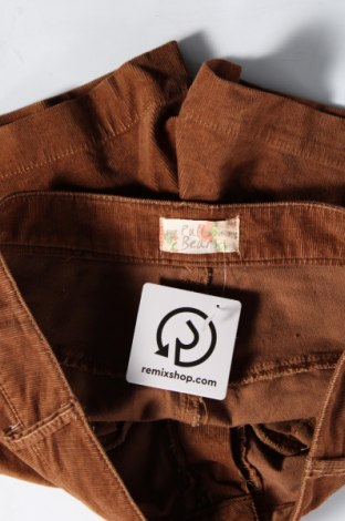 Γυναικείο κοντό παντελόνι Pull&Bear, Μέγεθος S, Χρώμα Καφέ, Τιμή 3,53 €