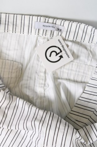 Damen Shorts Reserved, Größe M, Farbe Weiß, Preis 9,74 €