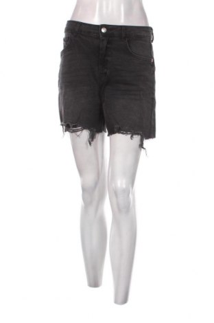 Дамски къс панталон Reserved, Размер S, Цвят Черен, Цена 11,73 лв.