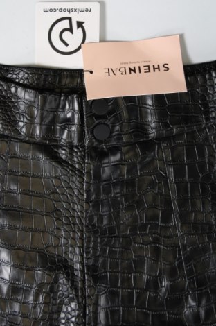 Pantaloni scurți de femei SHEIN, Mărime S, Culoare Negru, Preț 35,69 Lei