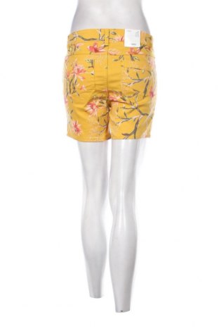 Дамски къс панталон Takko Fashion, Размер S, Цвят Жълт, Цена 12,40 лв.