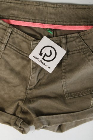 Damen Shorts United Colors Of Benetton, Größe XS, Farbe Grün, Preis 5,12 €