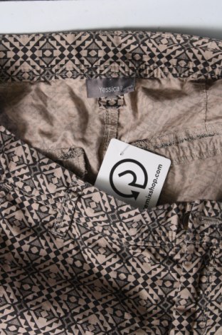 Γυναικείο κοντό παντελόνι Yessica, Μέγεθος L, Χρώμα Πολύχρωμο, Τιμή 6,35 €