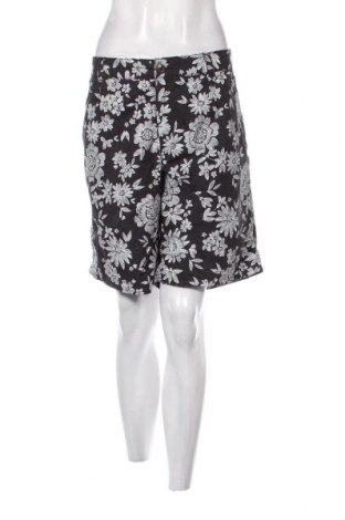 Γυναικείο κοντό παντελόνι Yessica, Μέγεθος XXL, Χρώμα Μαύρο, Τιμή 8,23 €
