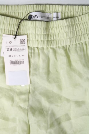 Pantaloni scurți de femei Zara, Mărime XS, Culoare Verde, Preț 151,32 Lei