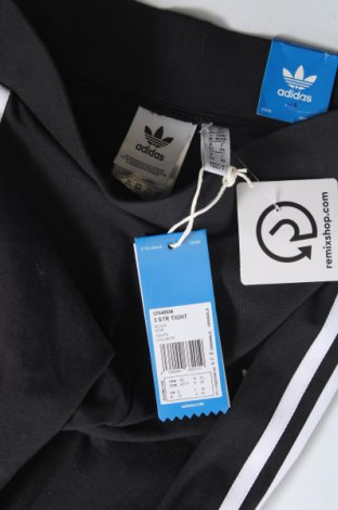 Дамски клин Adidas Originals, Размер XS, Цвят Черен, Цена 77,00 лв.