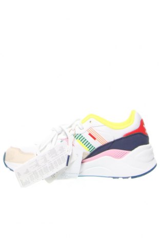 Încălțăminte de damă Adidas Originals, Mărime 39, Culoare Multicolor, Preț 667,76 Lei