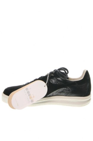 Dámske topánky  Diadora, Veľkosť 39, Farba Čierna, Cena  57,55 €