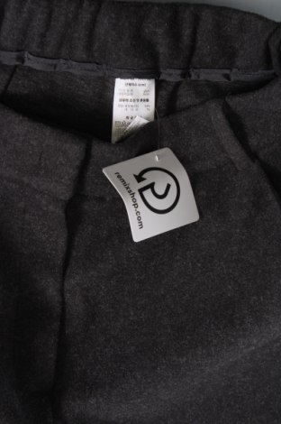 Damenhose, Größe XS, Farbe Grau, Preis € 20,18