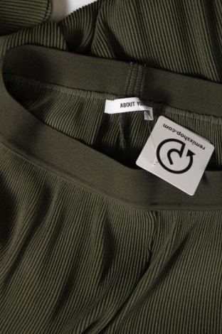Дамски панталон About You, Размер M, Цвят Зелен, Цена 39,00 лв.