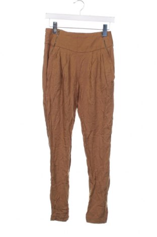 Дамски панталон Bershka, Размер S, Цвят Кафяв, Цена 17,41 лв.