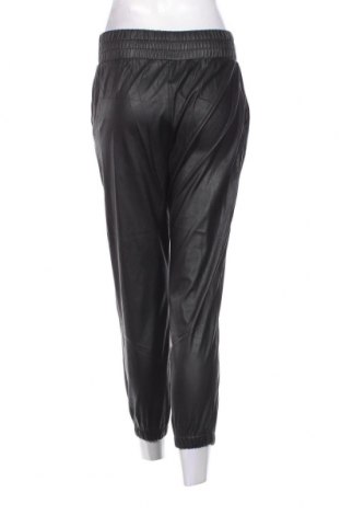 Γυναικείο παντελόνι Bershka, Μέγεθος S, Χρώμα Μαύρο, Τιμή 4,66 €