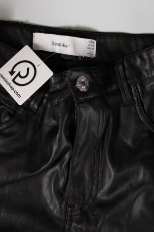 Дамски панталон Bershka, Размер M, Цвят Черен, Цена 7,54 лв.