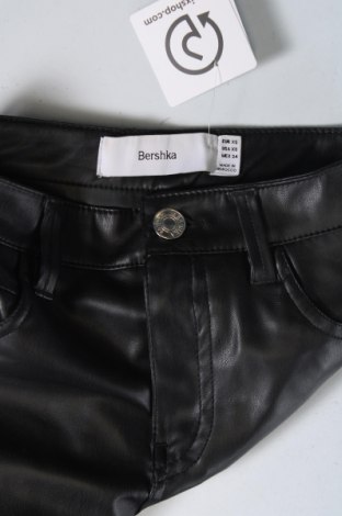 Dámské kalhoty  Bershka, Velikost XS, Barva Černá, Cena  462,00 Kč