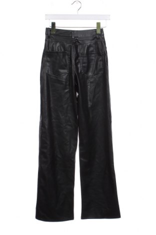 Γυναικείο παντελόνι Bershka, Μέγεθος XS, Χρώμα Μαύρο, Τιμή 8,07 €