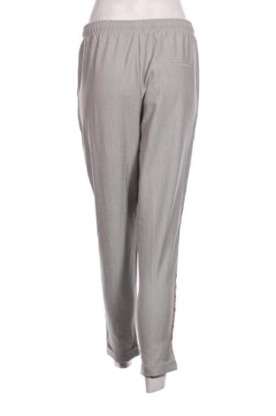 Дамски панталон Cropp, Размер M, Цвят Сив, Цена 65,03 лв.