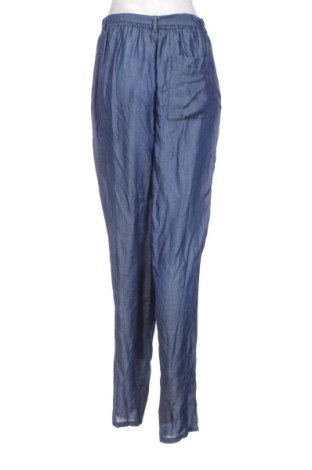 Γυναικείο παντελόνι Emporio Armani, Μέγεθος XL, Χρώμα Μπλέ, Τιμή 136,03 €