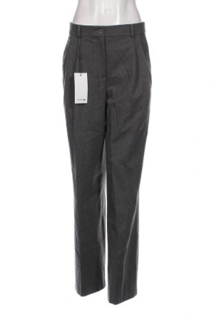 Дамски панталон Lacoste, Размер M, Цвят Сив, Цена 81,60 лв.