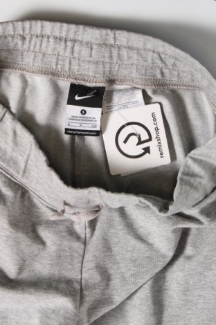 Дамски панталон Nike, Размер S, Цвят Сив, Цена 35,58 лв.