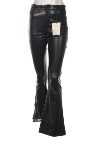 Γυναικείο παντελόνι Pull&Bear, Μέγεθος M, Χρώμα Μαύρο, Τιμή 21,34 €
