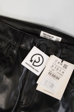 Pantaloni de femei Pull&Bear, Mărime XS, Culoare Negru, Preț 110,46 Lei