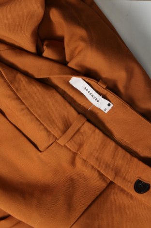Дамски панталон Reserved, Размер S, Цвят Кафяв, Цена 15,66 лв.