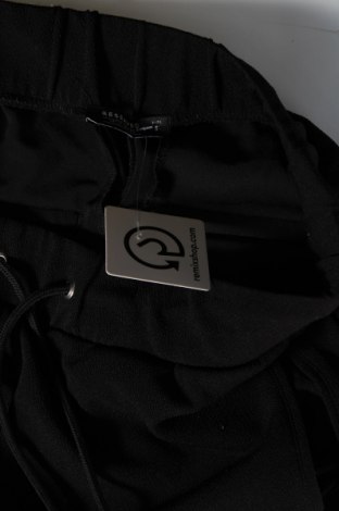 Γυναικείο παντελόνι Reserved, Μέγεθος S, Χρώμα Μαύρο, Τιμή 5,69 €
