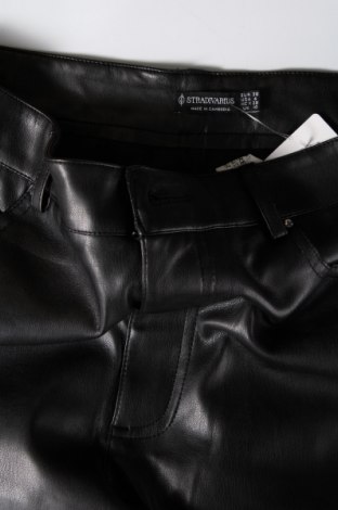 Pantaloni de femei Stradivarius, Mărime M, Culoare Negru, Preț 95,39 Lei