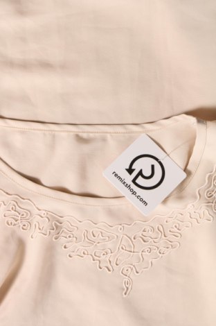 Γυναικείο αμάνικο μπλουζάκι, Μέγεθος M, Χρώμα Εκρού, Τιμή 3,79 €