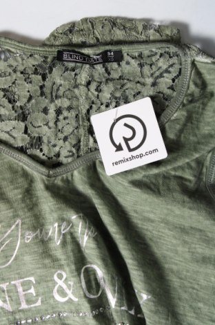 Tricou de damă Blind Date, Mărime XS, Culoare Verde, Preț 14,97 Lei